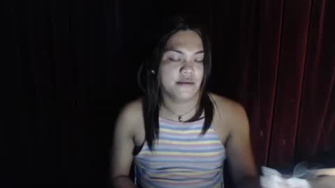 urhottie_bella online show from May 5, 2026, 4:48 pm