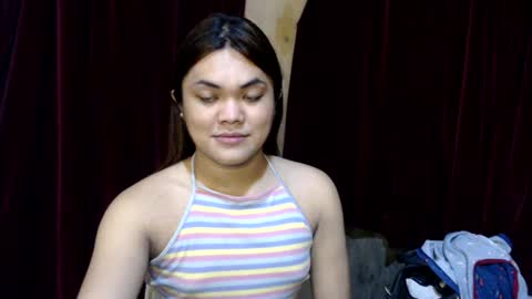 urhottie_bella online show from June 15, 2026, 4:15 am