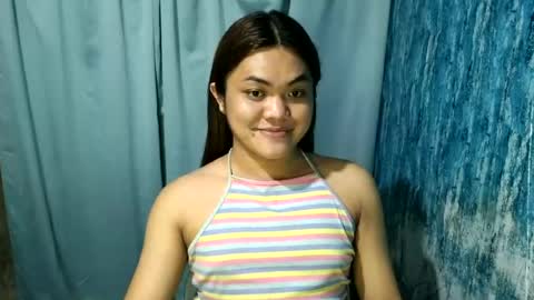 urhottie_bella online show from June 16, 2026, 12:19 pm