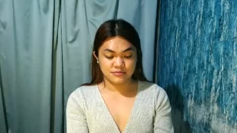 urhottie_bella online show from June 18, 2026, 9:19 pm