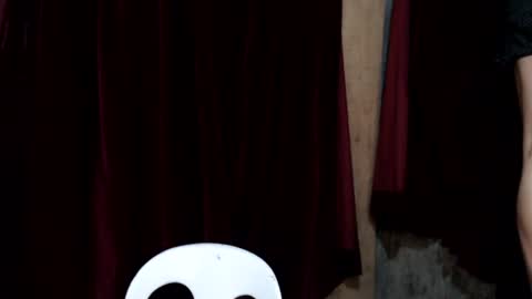 urhottie_bella online show from June 23, 2026, 4:21 am