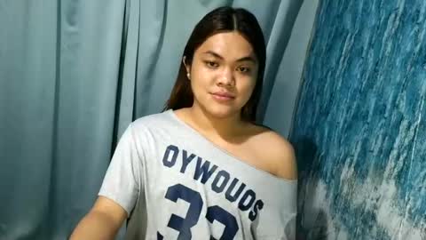 urhottie_bella online show from June 23, 2026, 9:57 pm