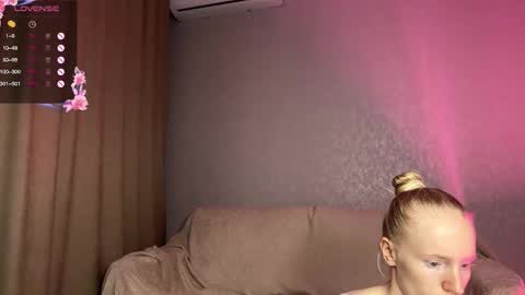 Snapshot of uriyani chatting on October 14, 2025, 7:03 pm ElizabethLizy online show from October 14, 2025, 7:03 pm