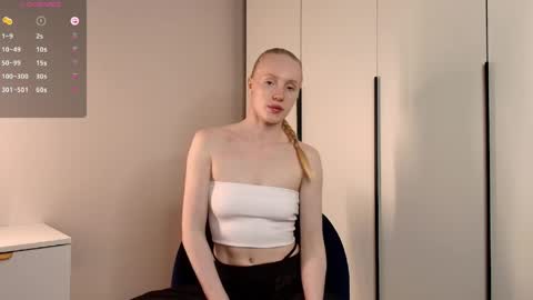 Snapshot of uriyani chatting on April 20, 2026, 4:43 pm ElizabethLizy online show from April 20, 2026, 4:43 pm