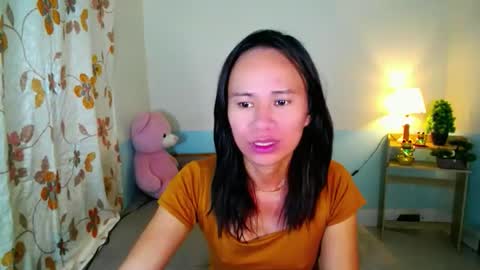 urlovely_che online show from October 21, 2025, 2:56 am