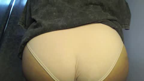 Snapshot of urlovely_hait chatting on October 23, 2025, 7:51 am Sham online show from October 23, 2025, 7:51 am