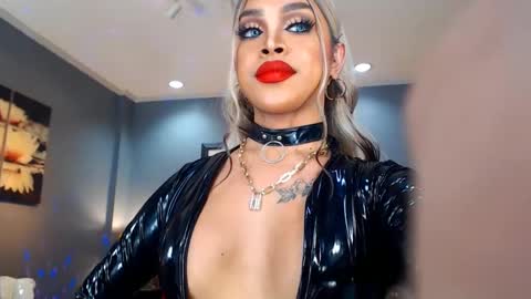 UrMajestyTyra online show from December 8, 2024, 6:22 am