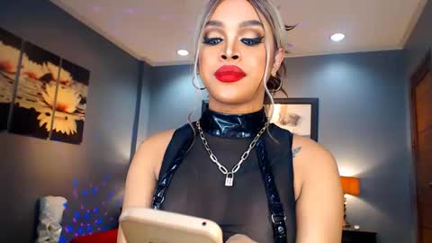 UrMajestyTyra online show from December 18, 2024, 1:37 am