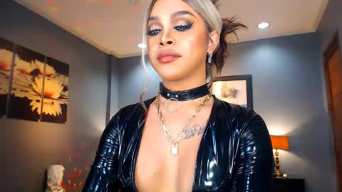 UrMajestyTyra online show from January 3, 2025, 3:22 pm