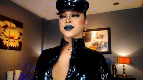 UrMajestyTyra online show from September 30, 2025, 1:43 am