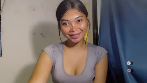 urpinay_sandra69 online show from June 19, 2026, 5:56 am