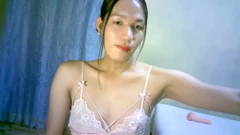 queen julia not into CHEAPGUY online show from December 2, 2024, 1:24 pm