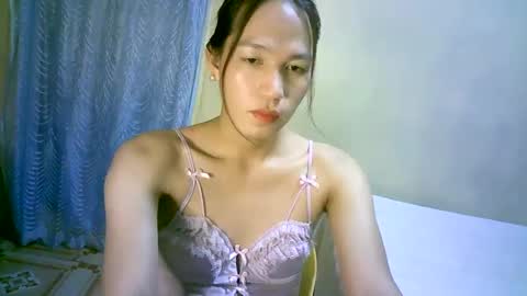 queen julia not into CHEAPGUY online show from December 4, 2024, 2:37 pm