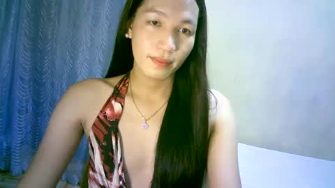 queen julia not into CHEAPGUY online show from December 6, 2024, 12:05 pm