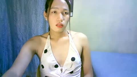 queen julia not into CHEAPGUY online show from December 10, 2024, 12:27 pm