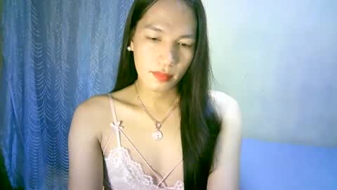 queen julia not into CHEAPGUY online show from December 15, 2024, 12:49 pm