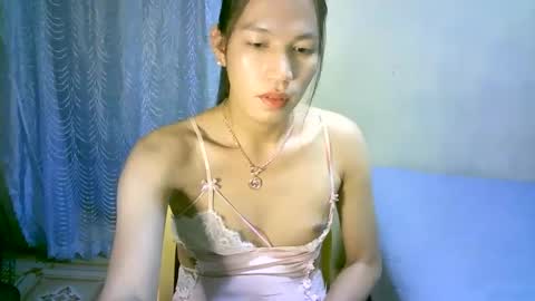 queen julia not into CHEAPGUY online show from December 15, 2024, 3:53 pm