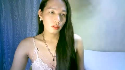 queen julia not into CHEAPGUY online show from January 7, 2025, 12:41 pm