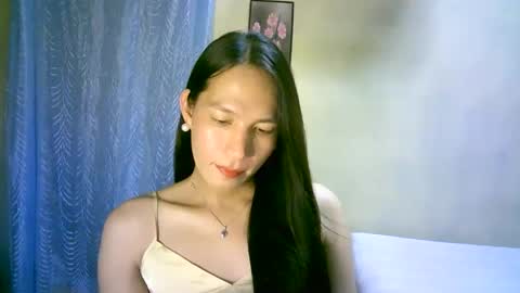 queen julia not into CHEAPGUY online show from February 8, 2025, 1:01 pm