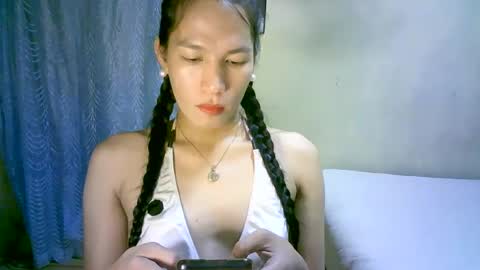 queen julia not into CHEAPGUY online show from February 27, 2025, 12:56 pm