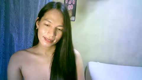 queen julia not into CHEAPGUY online show from March 4, 2025, 2:53 pm
