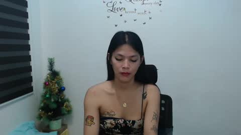 hi im kim online show from December 11, 2024, 1:28 pm