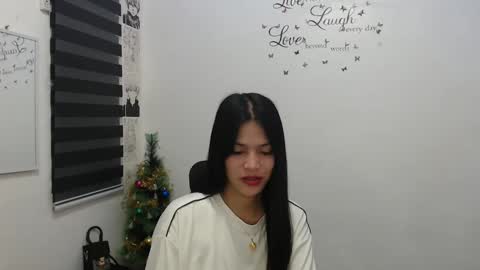 hi im kim online show from December 19, 2024, 2:13 pm