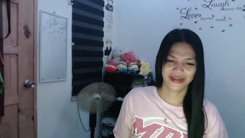 hi im kim online show from January 27, 2025, 3:07 pm