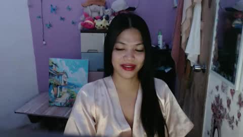 Snapshot of urpreciouspinayxxx chatting on April 24, 2026, 12:07 pm hi im kim online show from April 24, 2026, 12:07 pm