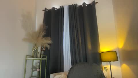 urpretty_girl online show from February 6, 2026, 6:07 am