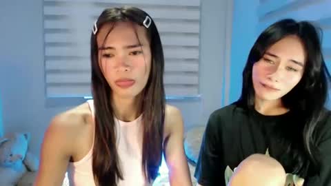 Snapshot of ursandra_xx chatting on January 28, 2025, 4:41 pm ursandra_xx online show from January 28, 2025, 4:41 pm