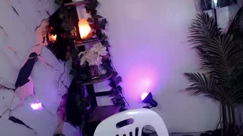 Snapshot of ursandra_xx chatting on September 11, 2025, 7:19 am ursandra_xx online show from September 11, 2025, 7:19 am