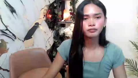 Snapshot of ursandra_xx chatting on October 10, 2025, 10:47 am ursandra_xx online show from October 10, 2025, 10:47 am