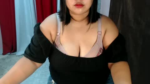 Snapshot of ursexy_agatha chatting on July 3, 2026, 9:27 am ursexy_agatha online show from July 3, 2026, 9:27 am