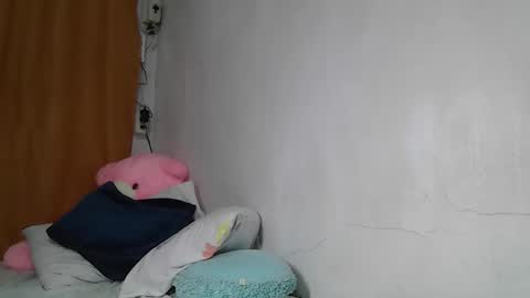 Snapshot of urshamegirl4you chatting on April 21, 2026, 4:12 pm Your LUNA online show from April 21, 2026, 4:12 pm