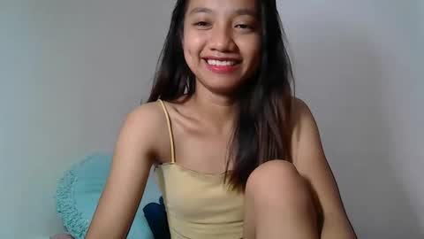 Snapshot of urshamegirl4you chatting on May 12, 2026, 1:19 pm Your LUNA online show from May 12, 2026, 1:19 pm