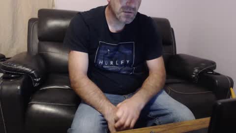 urslav75 online show from October 7, 2025, 5:37 am