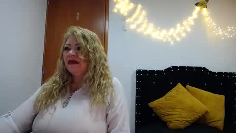 Eveling Blanco  online show from December 7, 2024, 3:14 am