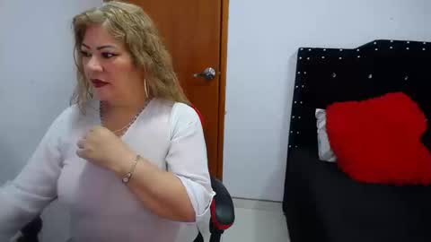 Snapshot of ursulawhite69 chatting on September 24, 2025, 3:37 pm Eveling Blanco online show from September 24, 2025, 3:37 pm
