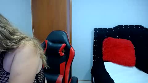 Eveling Blanco  online show from June 11, 2026, 3:32 pm
