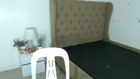 Snapshot of ursweet_kristinexx chatting on October 28, 2025, 12:58 am JUST CALL ME KRISTEN online show from October 28, 2025, 12:58 am