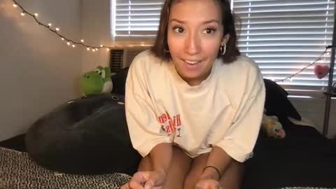 Snapshot of ursweetestlilly chatting on October 1, 2025, 3:07 pm Lily online show from October 1, 2025, 3:07 pm