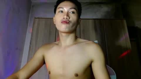 Snapshot of ursweetfucker_kimeya69 chatting on October 28, 2025, 7:16 pm ursweetfucker_kimeya69 online show from October 28, 2025, 7:16 pm