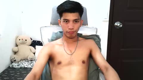 ursweetie_boy online show from April 7, 2026, 6:47 am