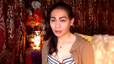 Snapshot of urtimelessbeauty chatting on December 29, 2024, 9:09 pm Merca online show from December 29, 2024, 9:09 pm