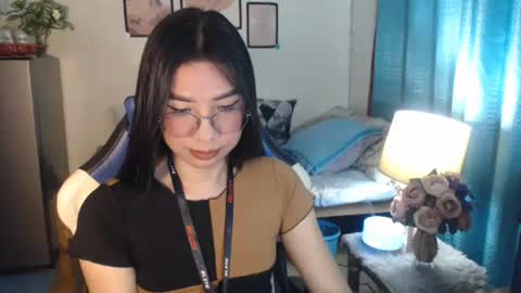 Ashley Kate Mateo Gray online show from February 12, 2025, 12:01 pm