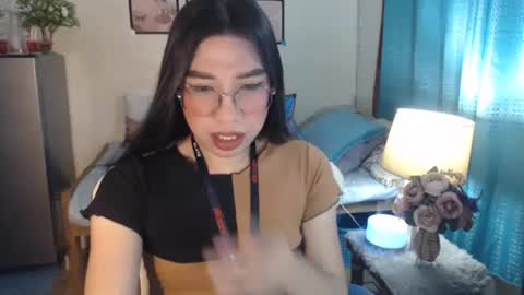 Ashley Kate Mateo Gray online show from February 19, 2025, 6:33 am