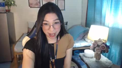Ashley Kate Mateo Gray online show from February 19, 2025, 2:12 pm