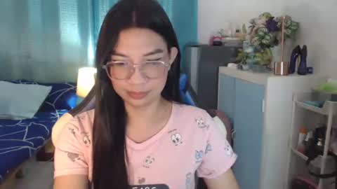 Ashley Kate Mateo Gray online show from September 8, 2025, 3:33 pm