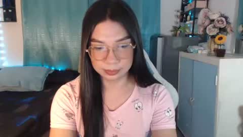 Ashley Kate Mateo Gray online show from March 23, 2026, 9:13 am